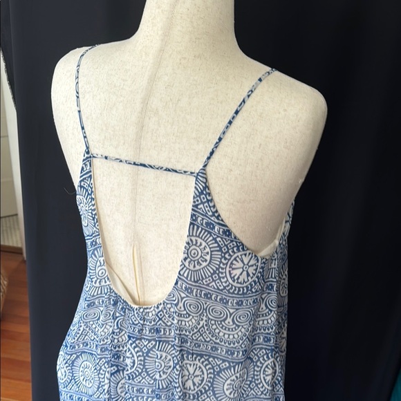 Final Touch Blue and White Patterned Dress, size Medium - Picture 5 of 8
